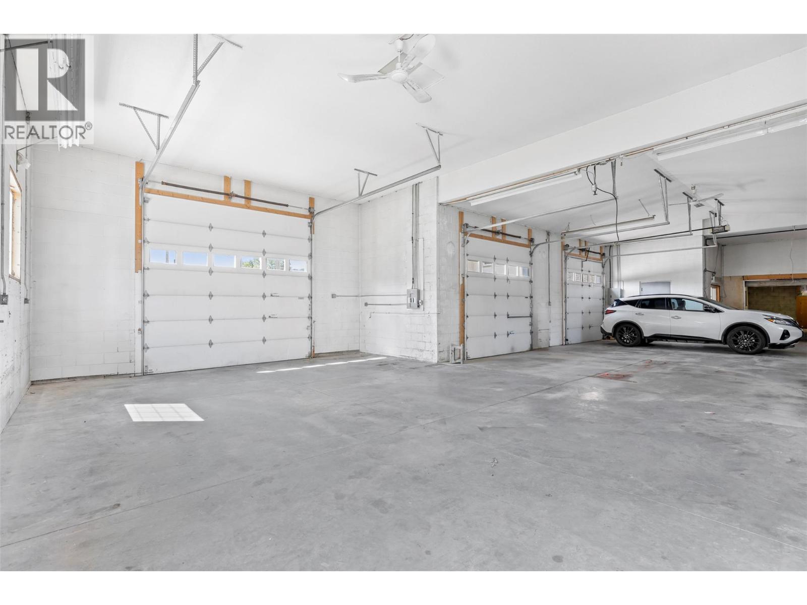 6066 Furrer Road, Kamloops, BC - Indoor Photo Showing Garage