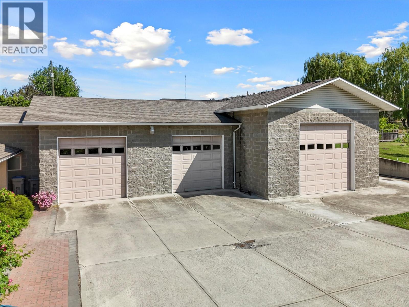 6066 Furrer Road, Kamloops, BC - Outdoor