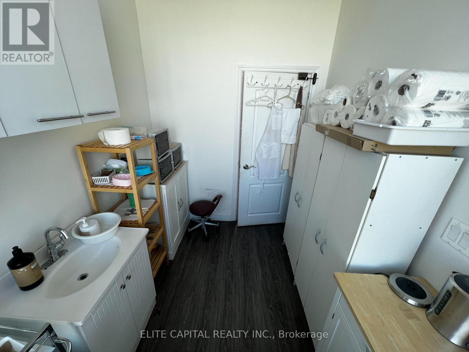 221A - 550 Highway 7 E, Richmond Hill, ON