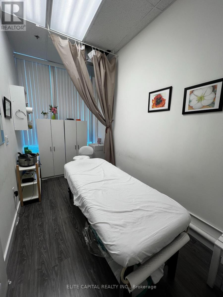 221A - 550 Highway 7 E, Richmond Hill, ON