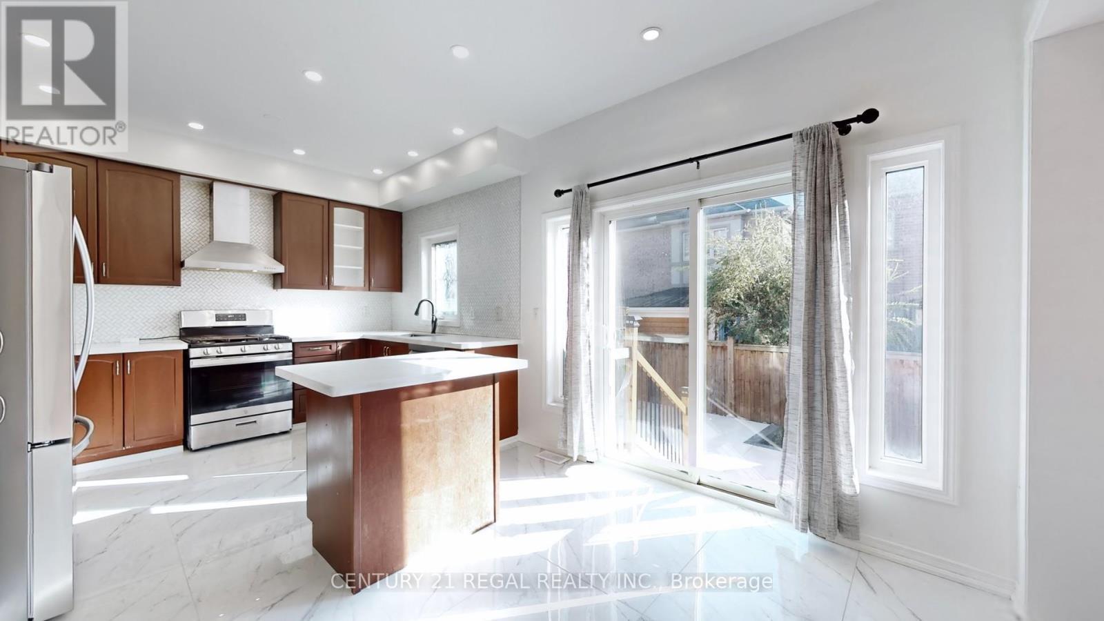4274 Vivaldi Road, Burlington, ON - Indoor Photo Showing Kitchen