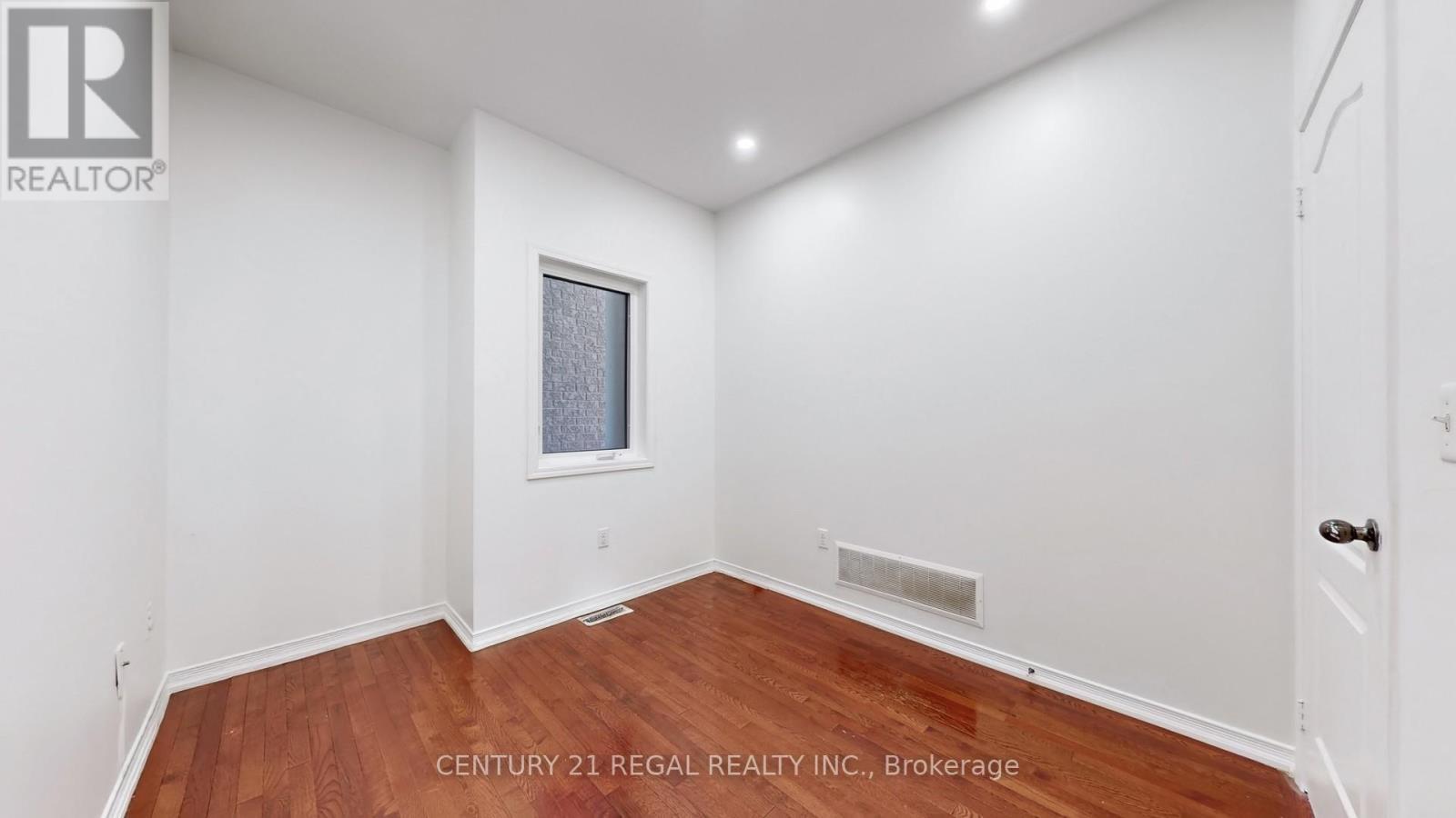 4274 Vivaldi Road, Burlington, ON - Indoor Photo Showing Other Room