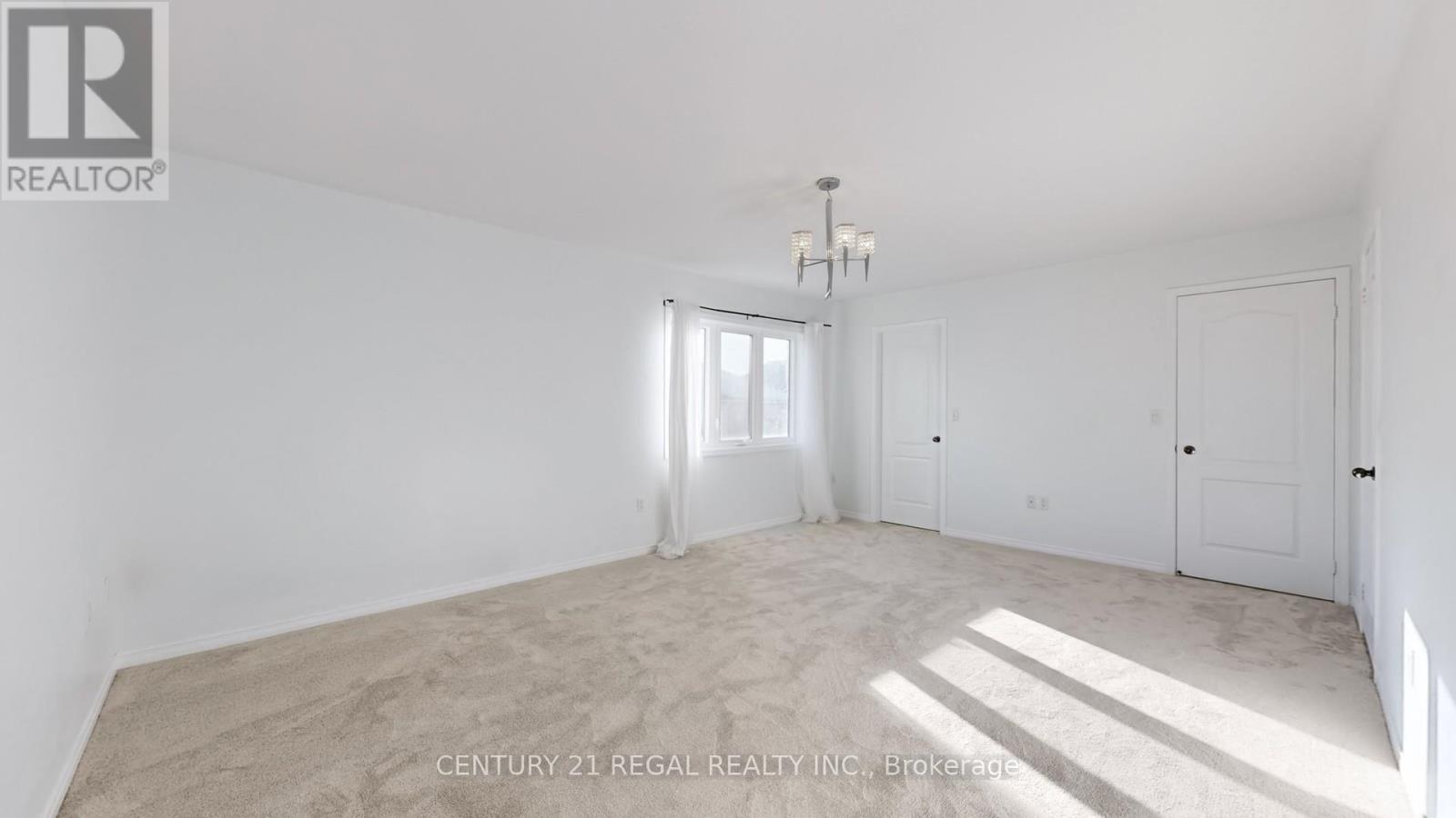 4274 Vivaldi Road, Burlington, ON - Indoor Photo Showing Other Room