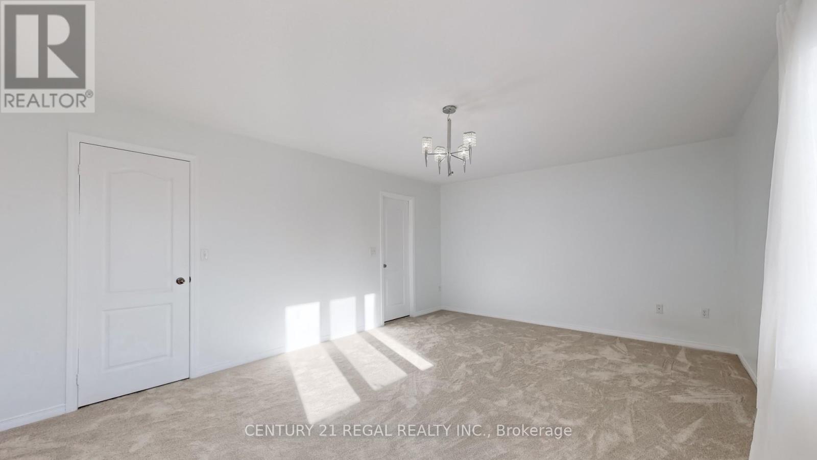 4274 Vivaldi Road, Burlington, ON - Indoor Photo Showing Other Room