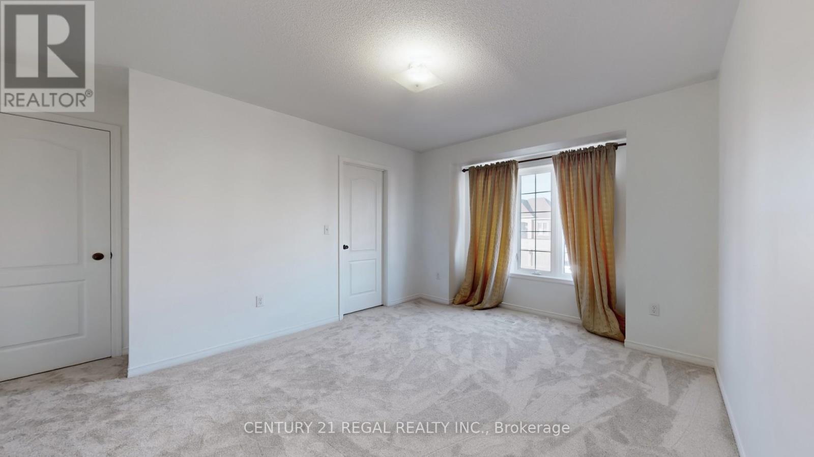 4274 Vivaldi Road, Burlington, ON - Indoor Photo Showing Other Room