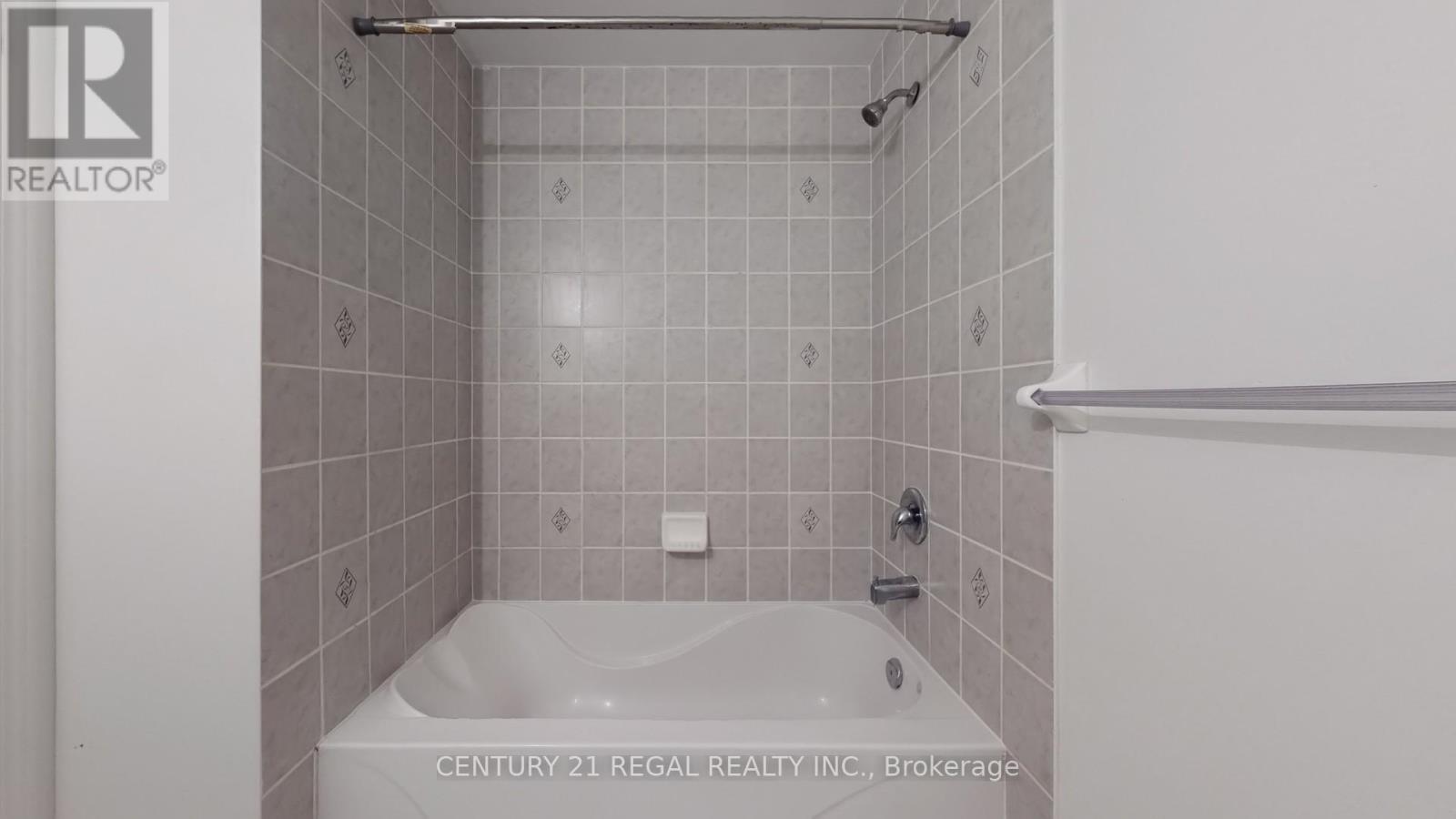 4274 Vivaldi Road, Burlington, ON - Indoor Photo Showing Bathroom