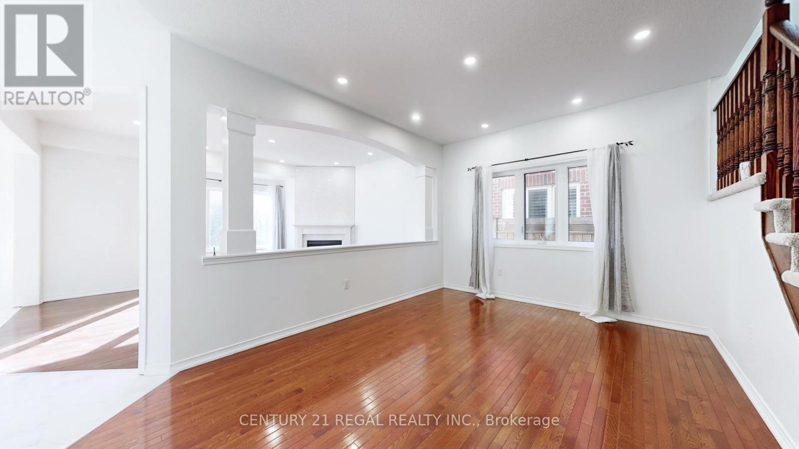 4274 Vivaldi Road, Burlington, ON - Indoor Photo Showing Other Room