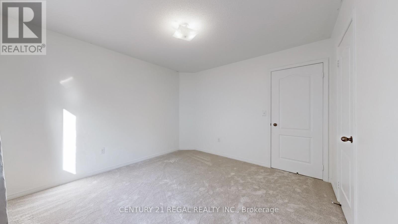 4274 Vivaldi Road, Burlington, ON - Indoor Photo Showing Other Room