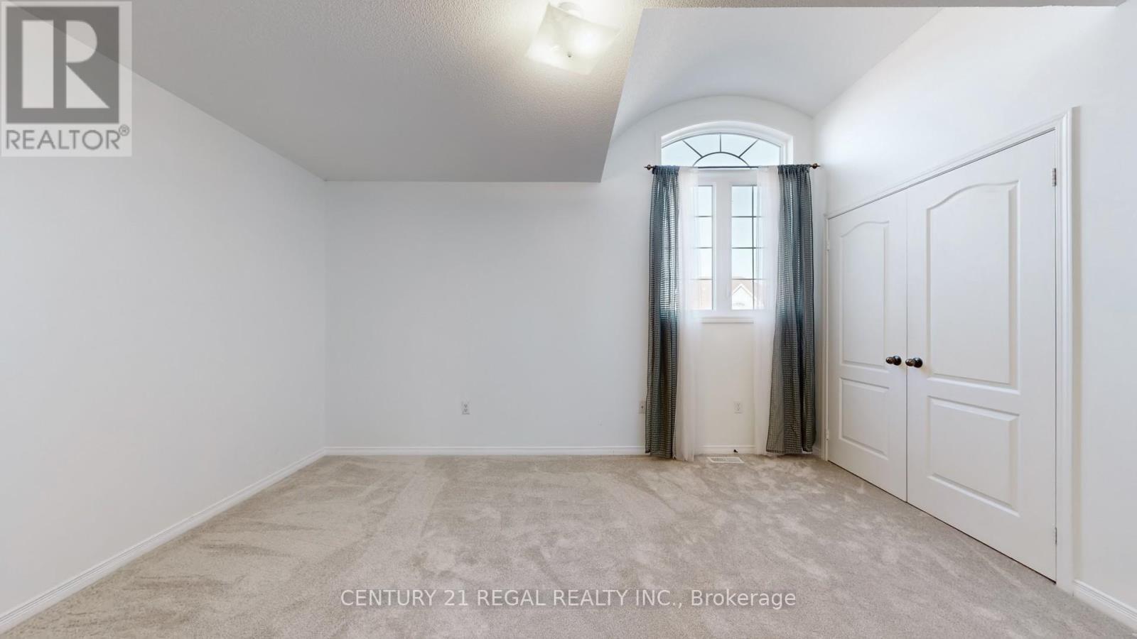 4274 Vivaldi Road, Burlington, ON - Indoor Photo Showing Other Room