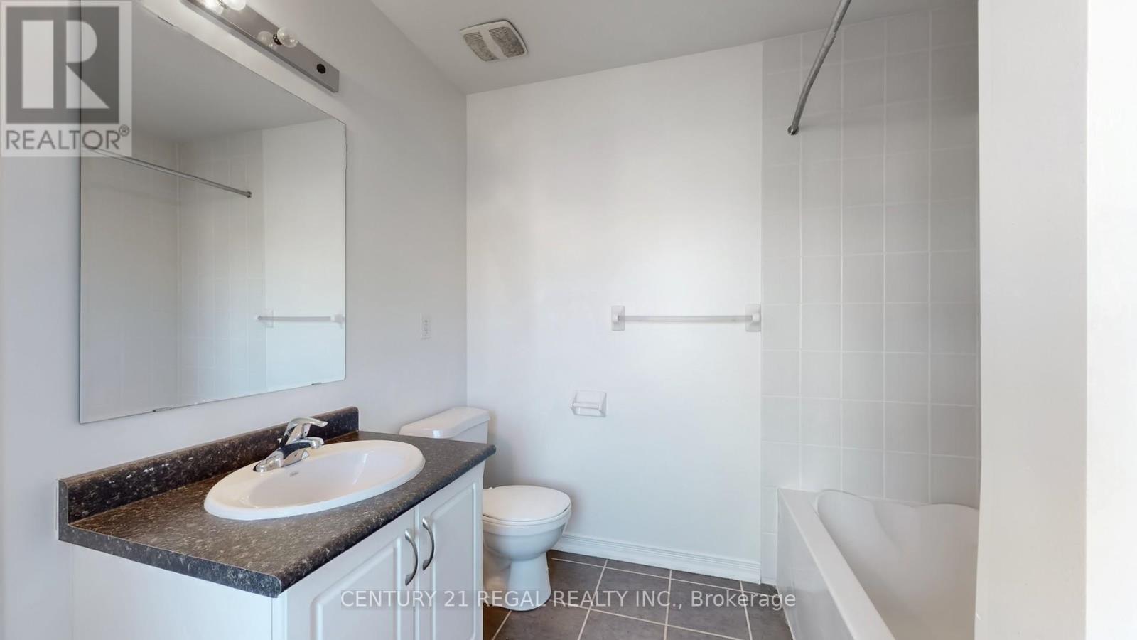 4274 Vivaldi Road, Burlington, ON - Indoor Photo Showing Bathroom