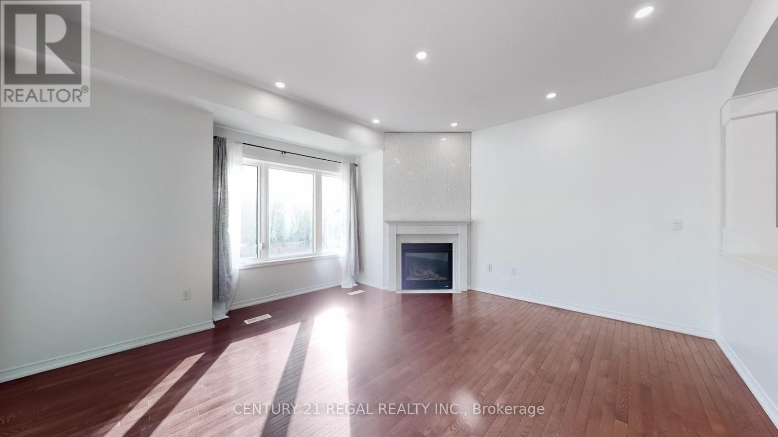 4274 Vivaldi Road, Burlington, ON - Indoor With Fireplace