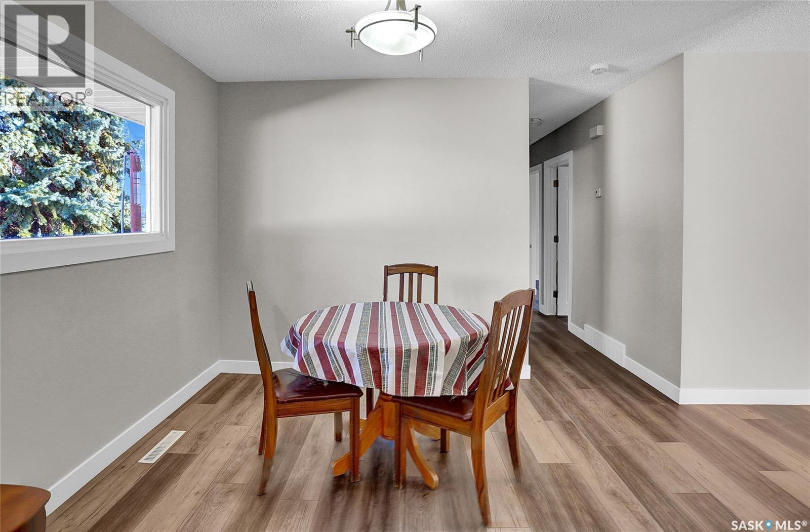 186 Coldwell Road, Regina, SK - Indoor Photo Showing Dining Room