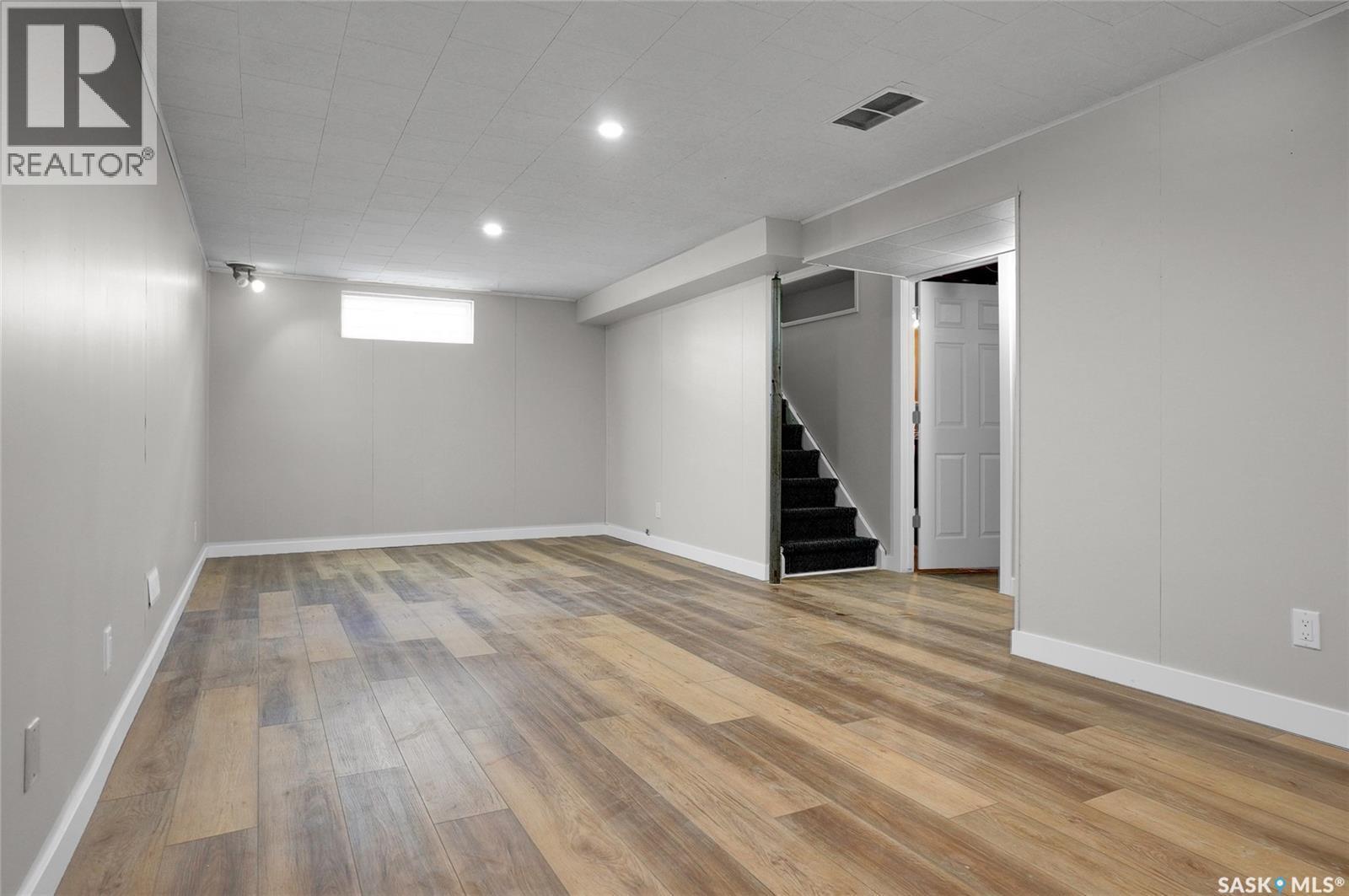 186 Coldwell Road, Regina, SK - Indoor