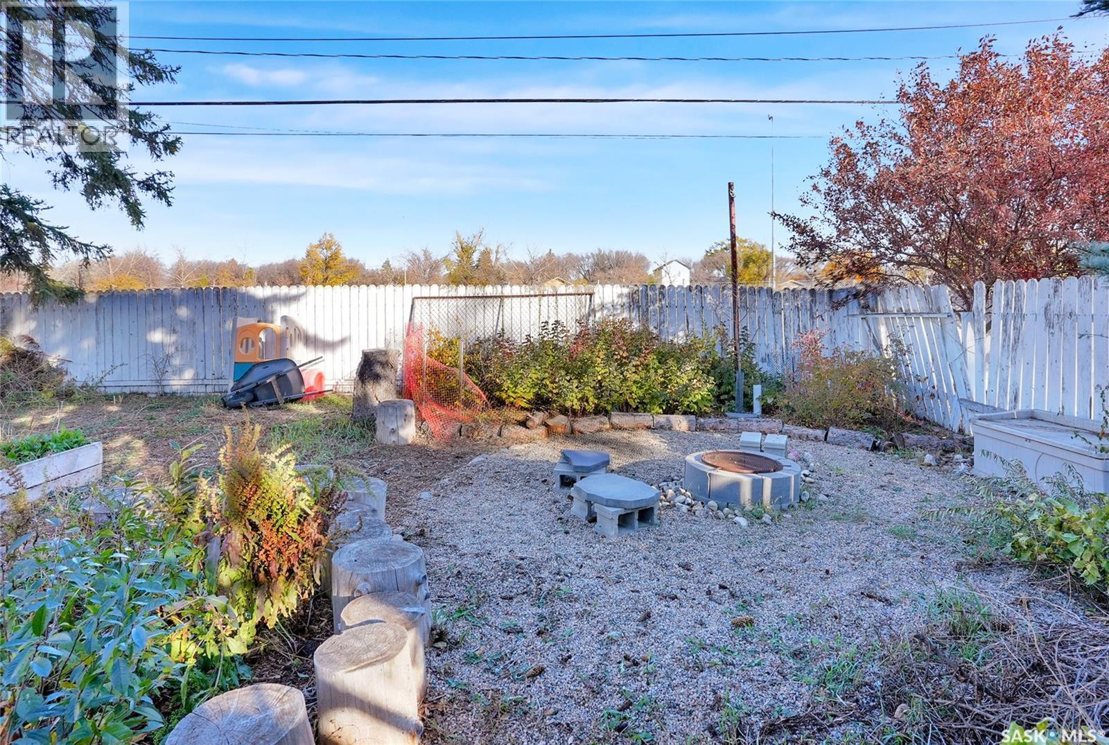 186 Coldwell Road, Regina, SK - Outdoor