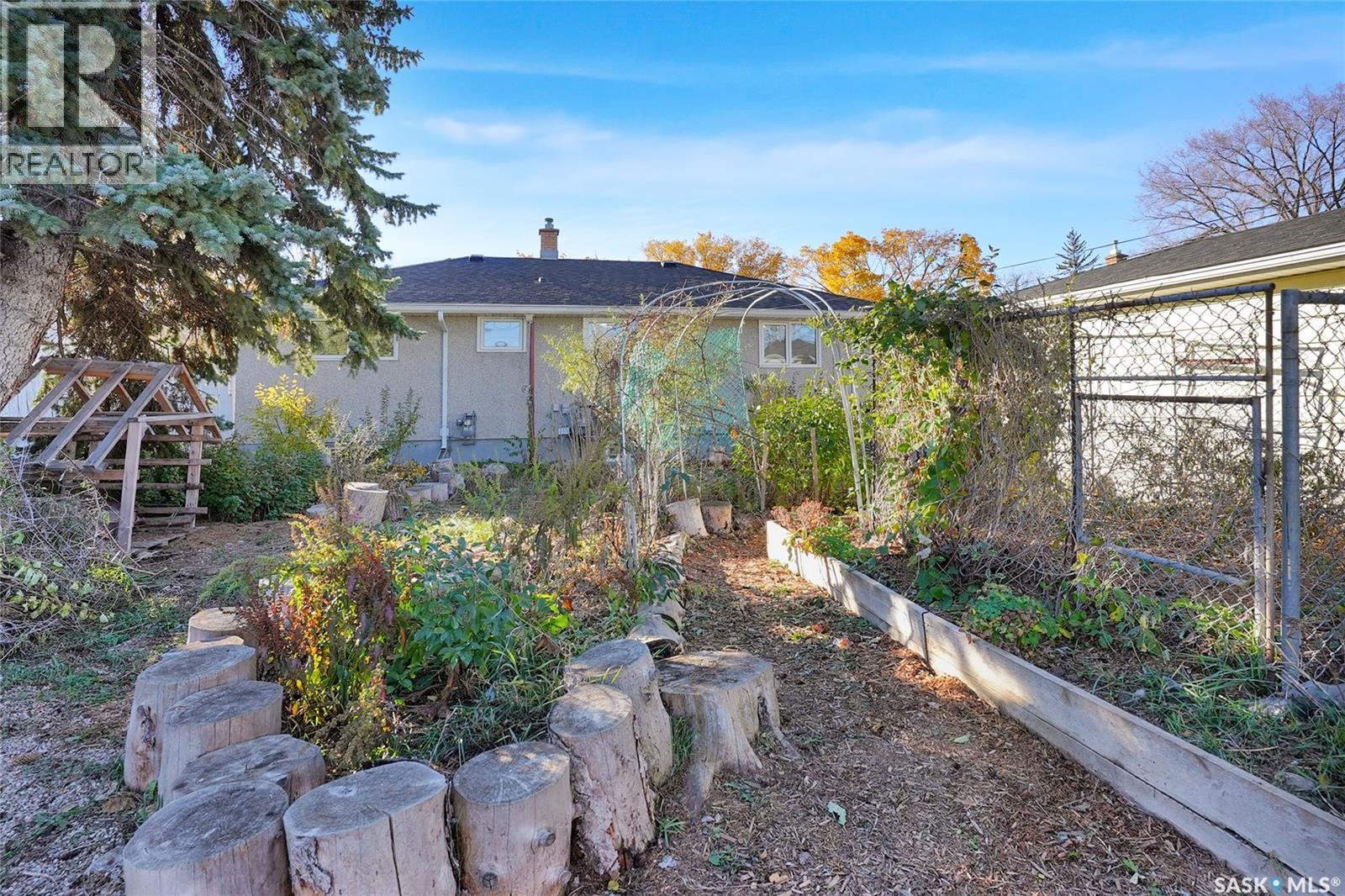 186 Coldwell Road, Regina, SK - Outdoor