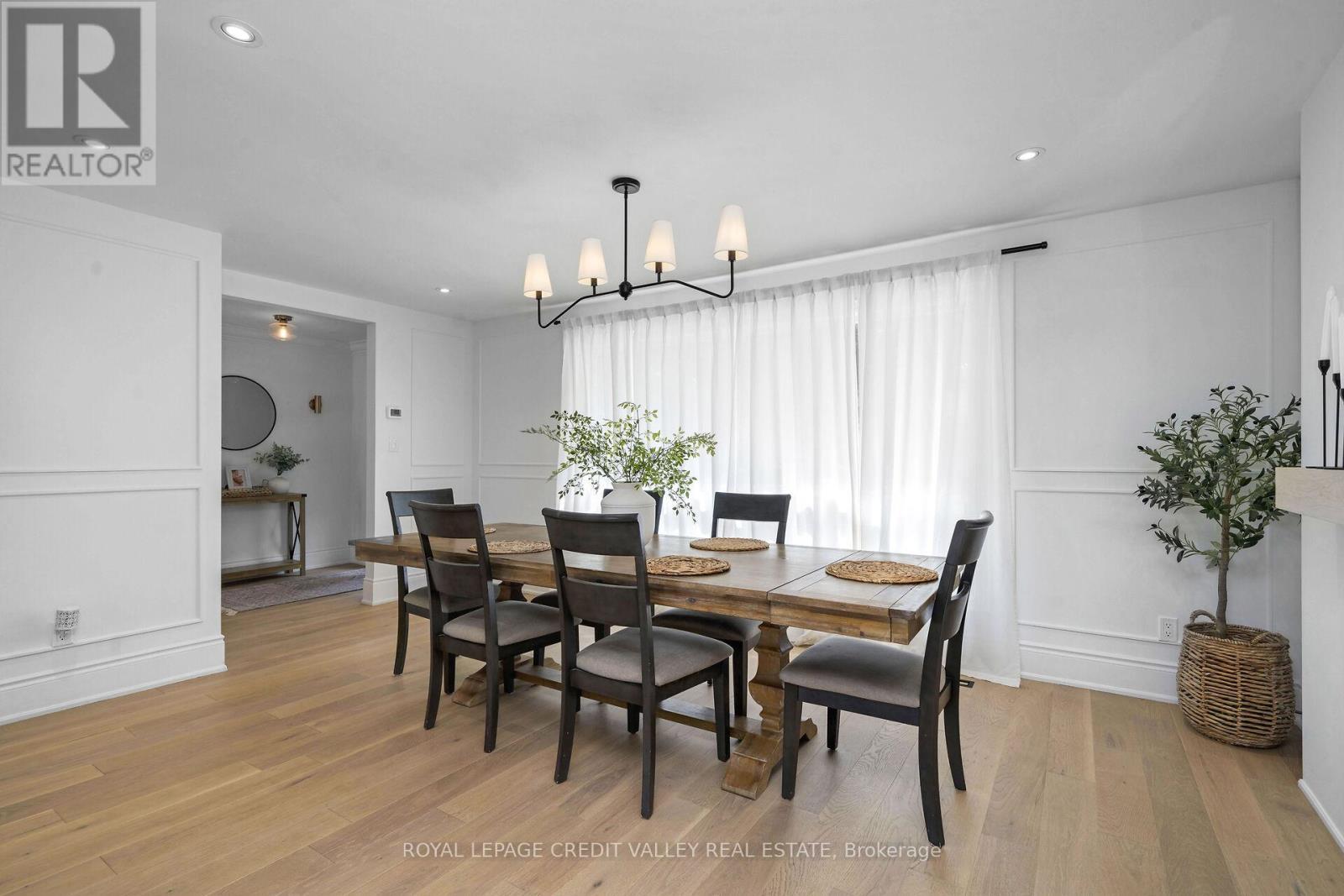 47 Larry Street, Caledon, ON - Indoor Photo Showing Dining Room