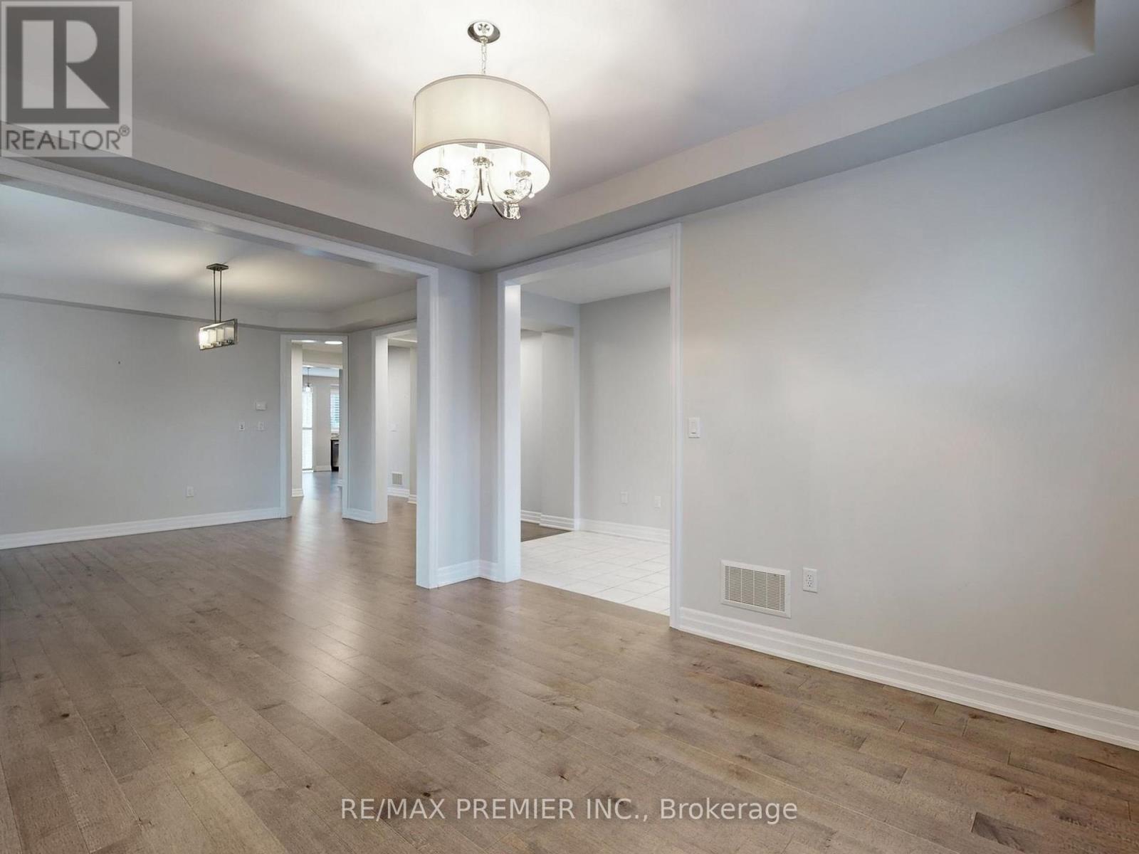 140 Magnolia Crescent, Oakville, ON - Indoor Photo Showing Other Room