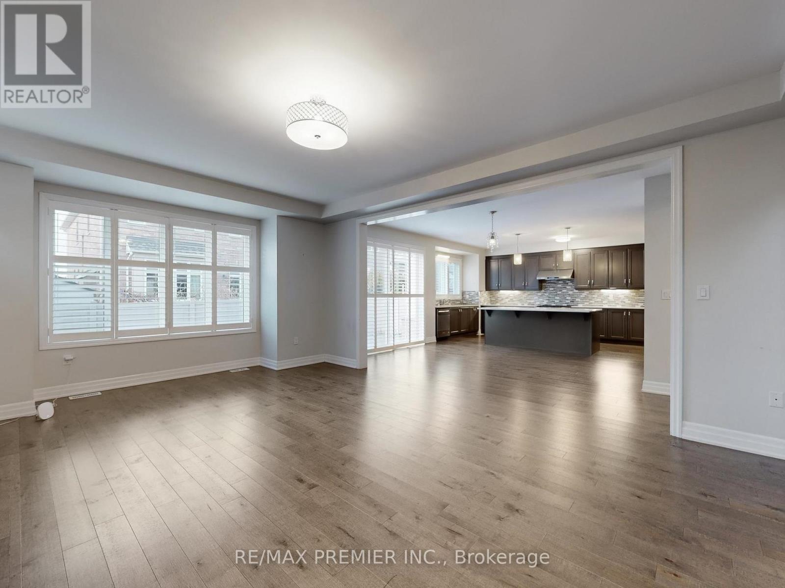 140 Magnolia Crescent, Oakville, ON - Indoor Photo Showing Living Room