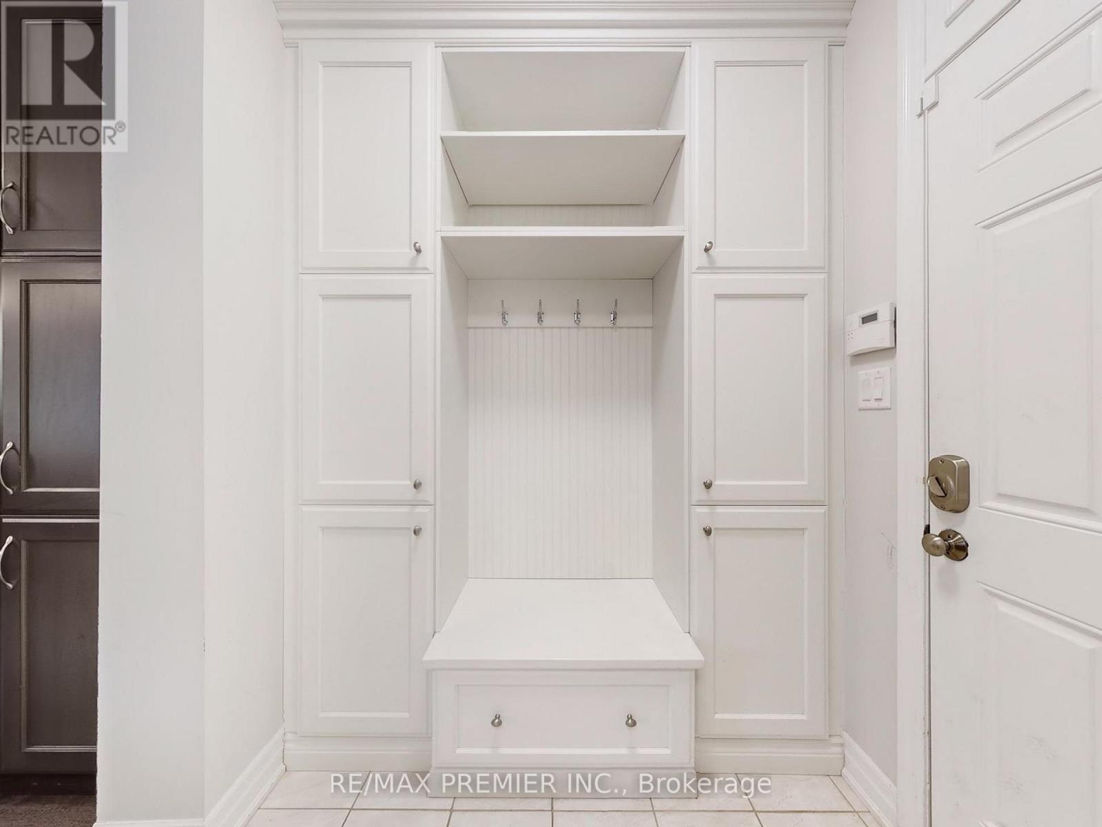 140 Magnolia Crescent, Oakville, ON - Indoor Photo Showing Other Room