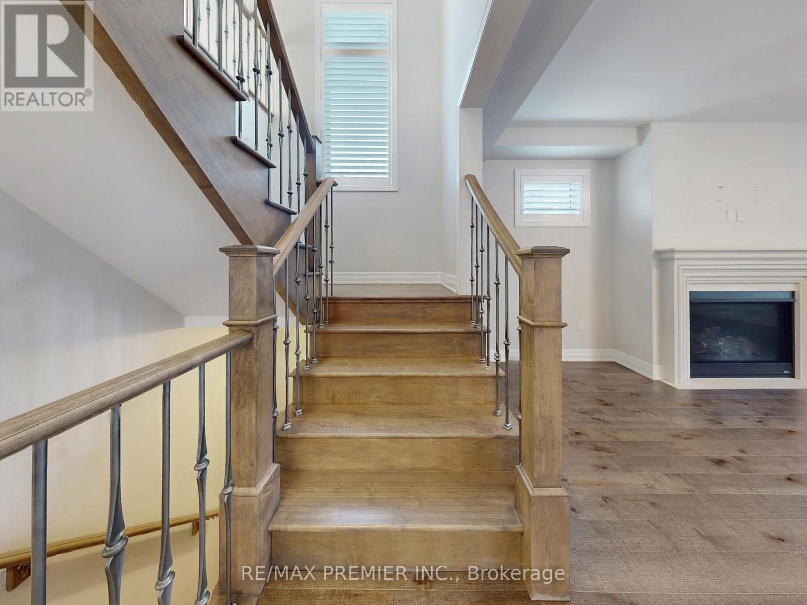 140 Magnolia Crescent, Oakville, ON - Indoor Photo Showing Other Room With Fireplace