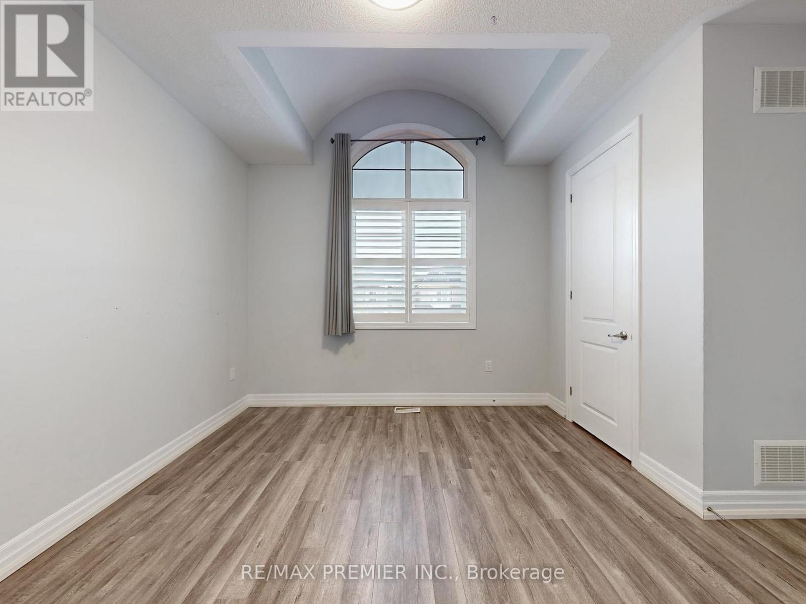 140 Magnolia Crescent, Oakville, ON - Indoor Photo Showing Other Room