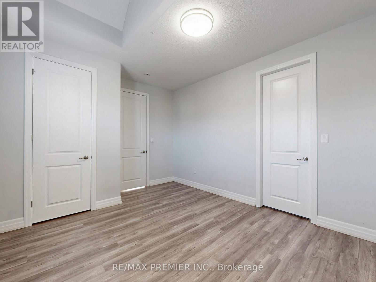 140 Magnolia Crescent, Oakville, ON - Indoor Photo Showing Other Room