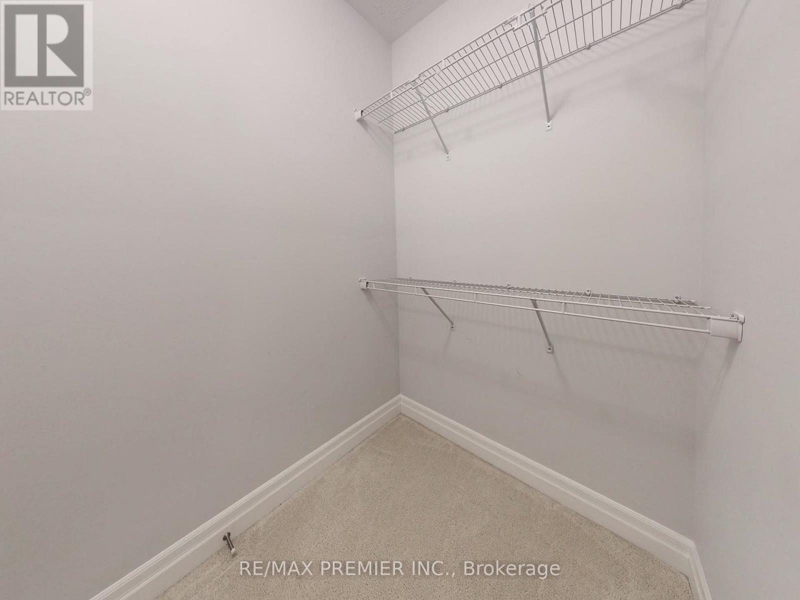 140 Magnolia Crescent, Oakville, ON - Indoor With Storage