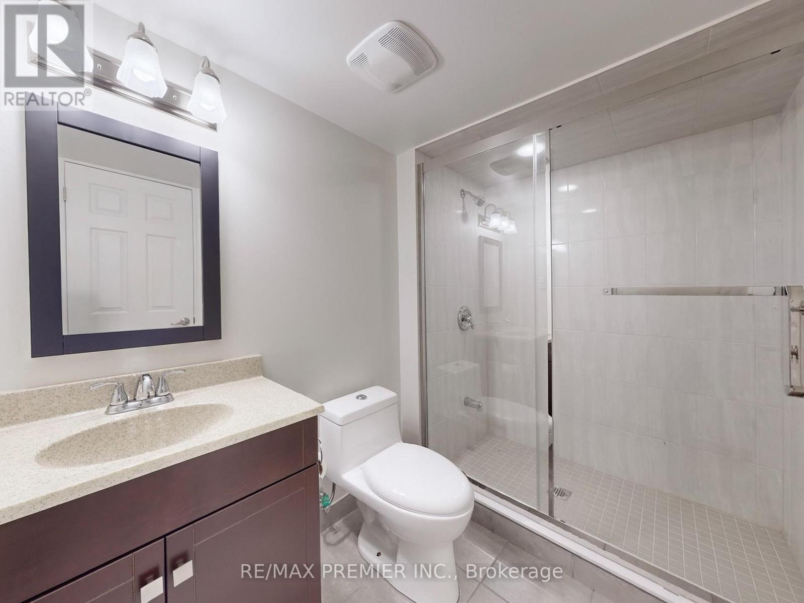 140 Magnolia Crescent, Oakville, ON - Indoor Photo Showing Bathroom