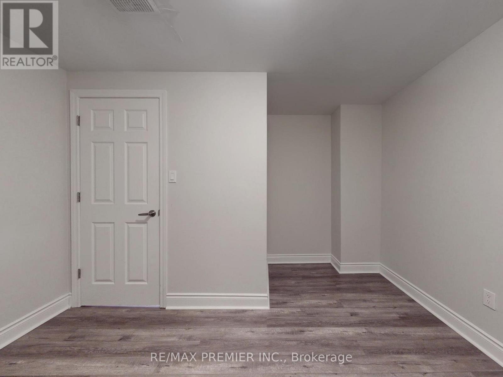 140 Magnolia Crescent, Oakville, ON - Indoor Photo Showing Other Room