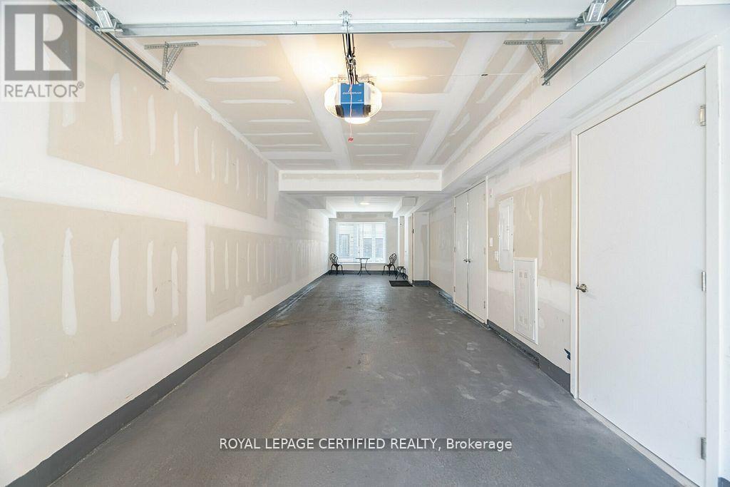 31 - 1095 Cooke Boulevard, Burlington, ON - Indoor Photo Showing Other Room