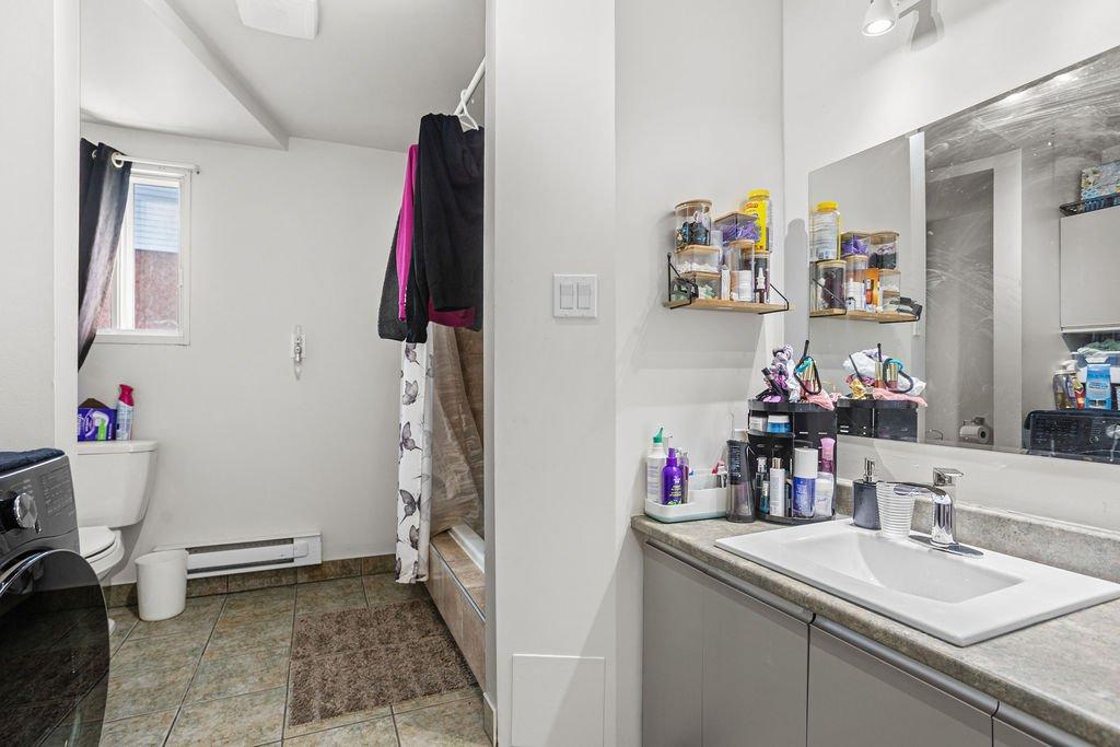 Bathroom - 276 - 280 Rue Des Marquisats, Sainte-Thérèse, QC - Indoor