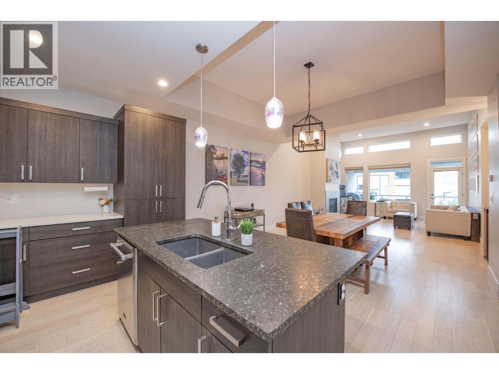 900 Mt. Ida Drive Unit# 23, Vernon, BC - Indoor Photo Showing Kitchen With Double Sink
