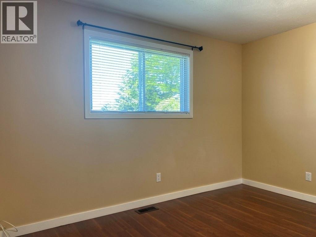 7437 Valley Heights Drive, Grand Forks, BC - Indoor Photo Showing Other Room