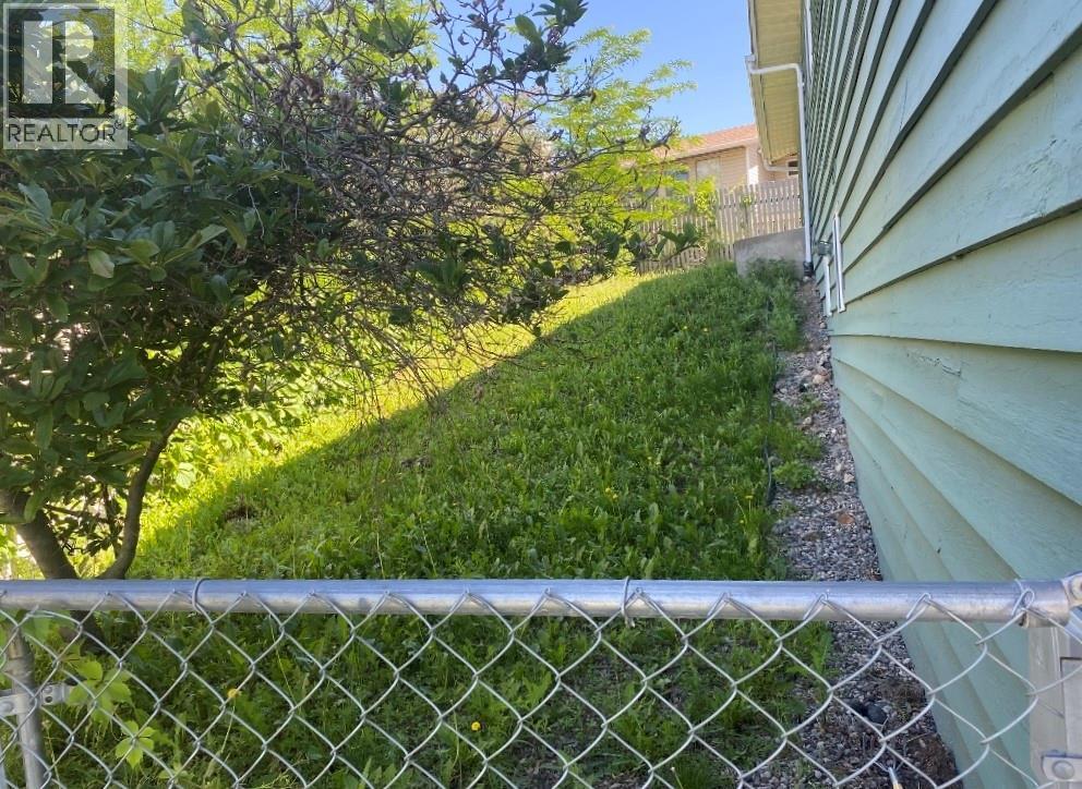 7437 Valley Heights Drive, Grand Forks, BC - Outdoor