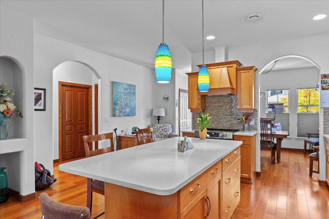 5323 Ptarmigan Street, Kelowna, BC - Indoor