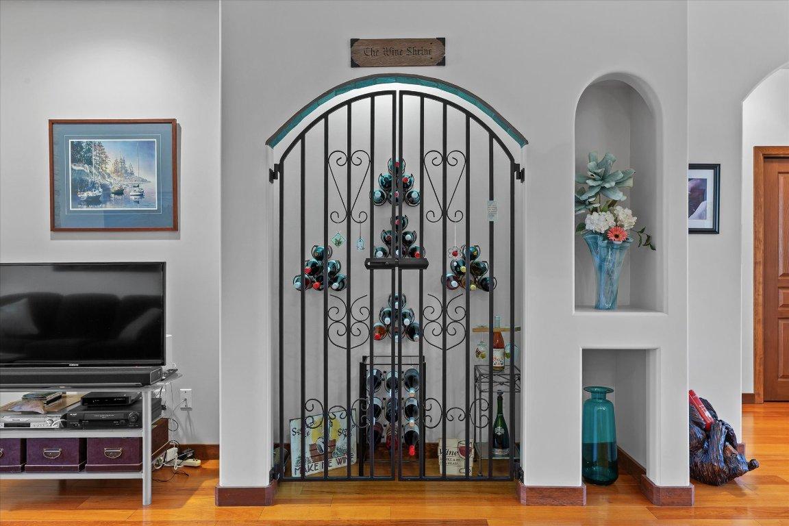 5323 Ptarmigan Street, Kelowna, BC - Indoor