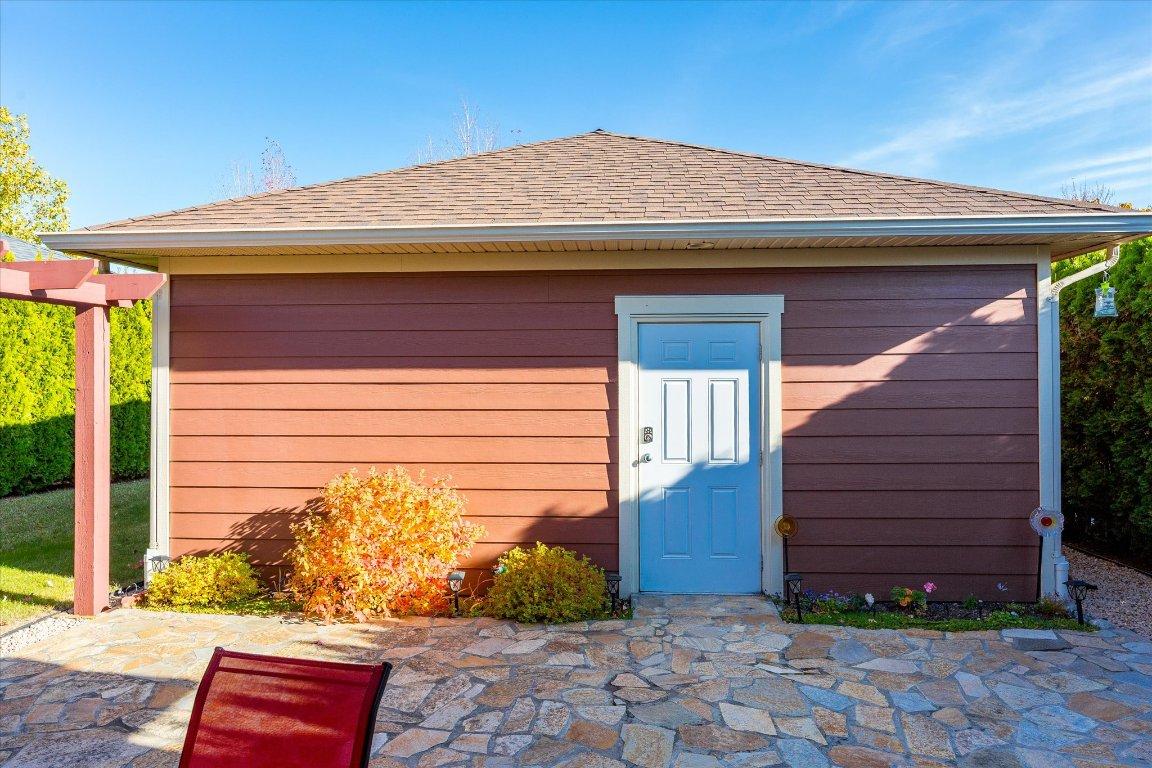 5323 Ptarmigan Street, Kelowna, BC - Outdoor With Exterior