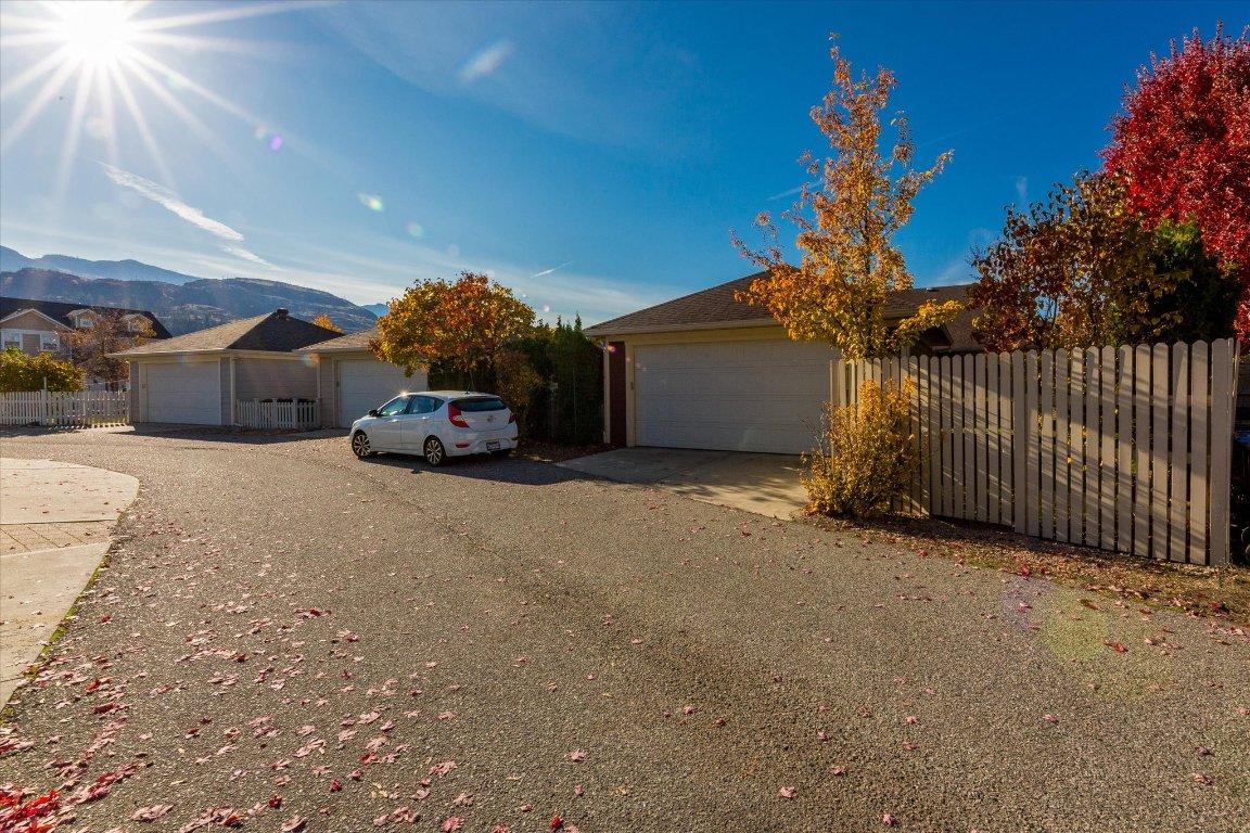 5323 Ptarmigan Street, Kelowna, BC - Outdoor
