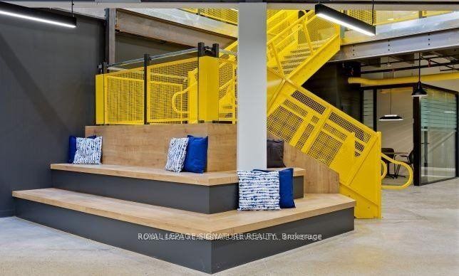 600-2115 South Service Road W, Oakville, ON