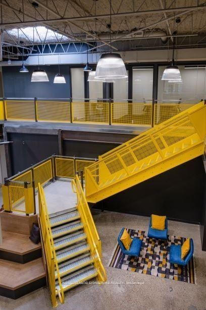 600-2115 South Service Road W, Oakville, ON