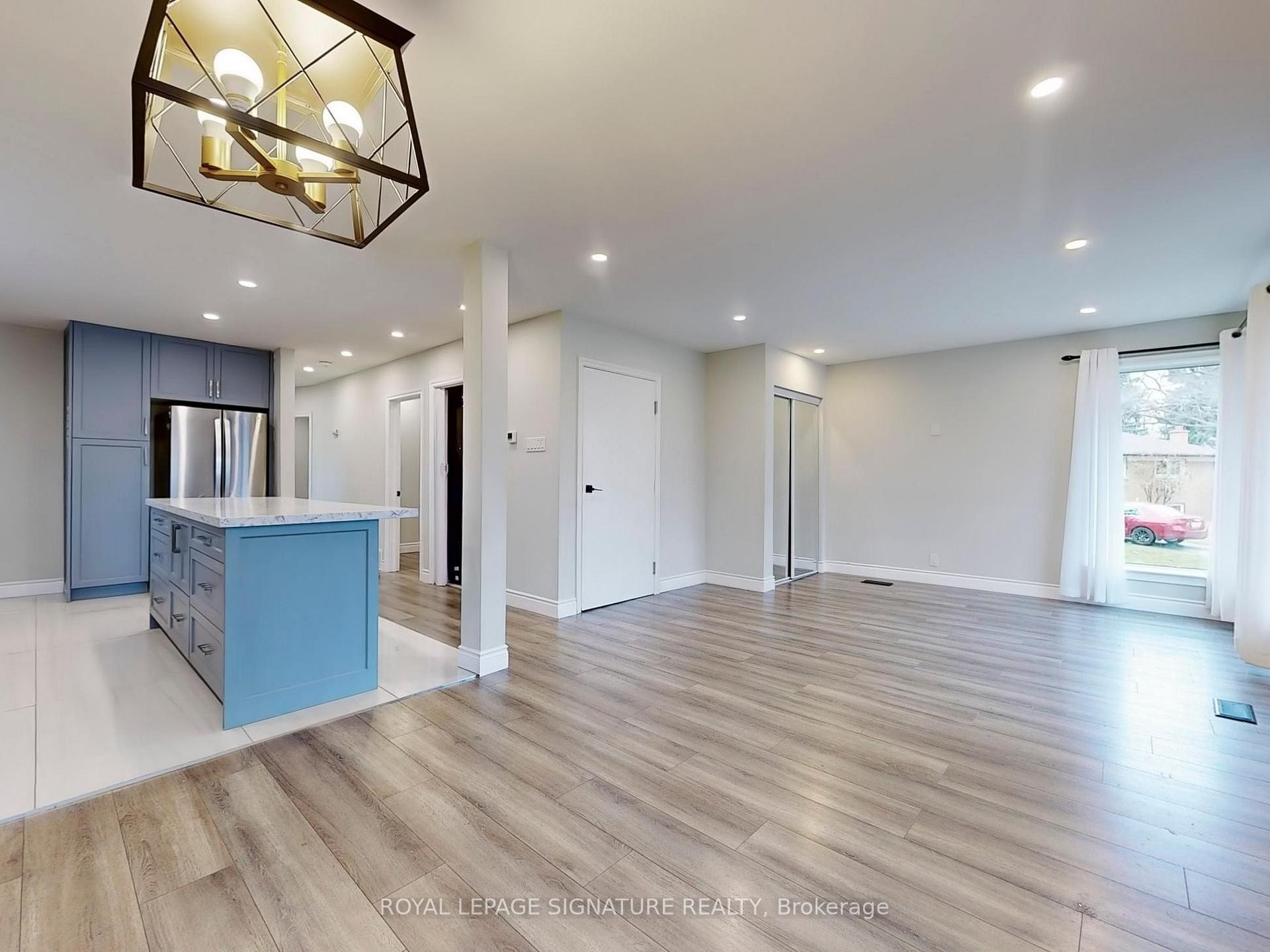 Main-10 Vesper Court, Toronto, ON - Indoor