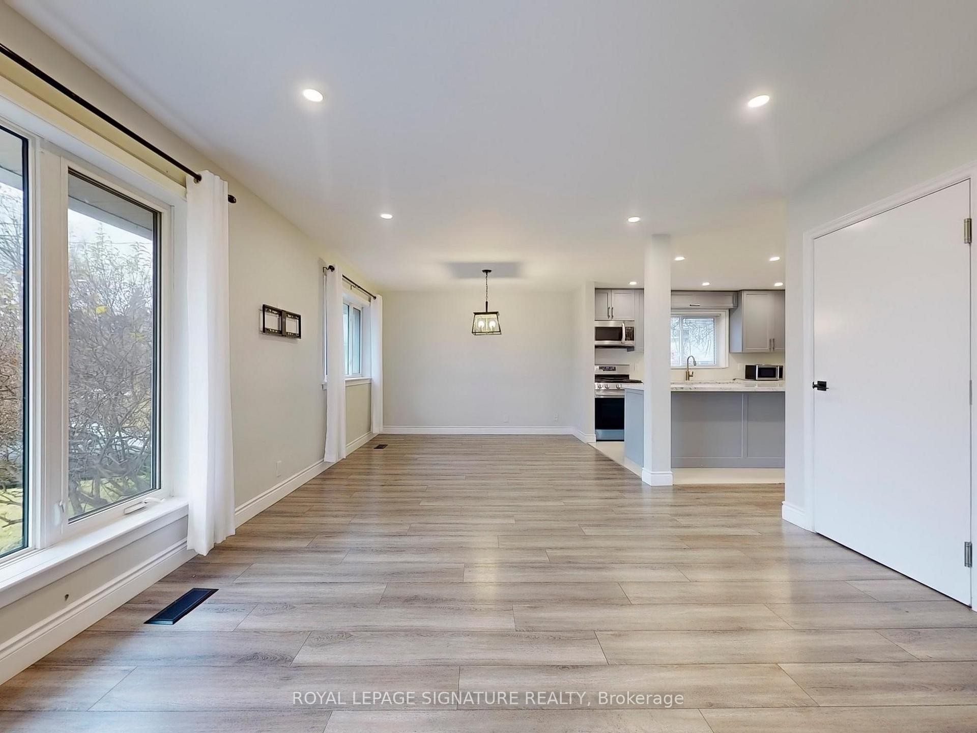 Main-10 Vesper Court, Toronto, ON - Indoor