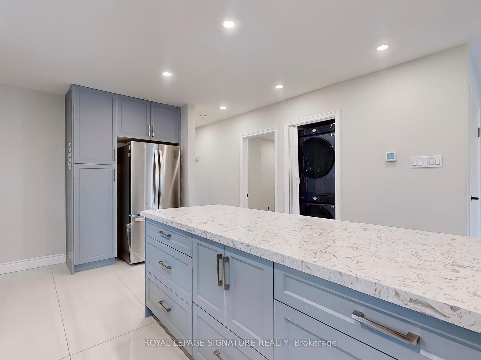 Main-10 Vesper Court, Toronto, ON - Indoor Photo Showing Kitchen