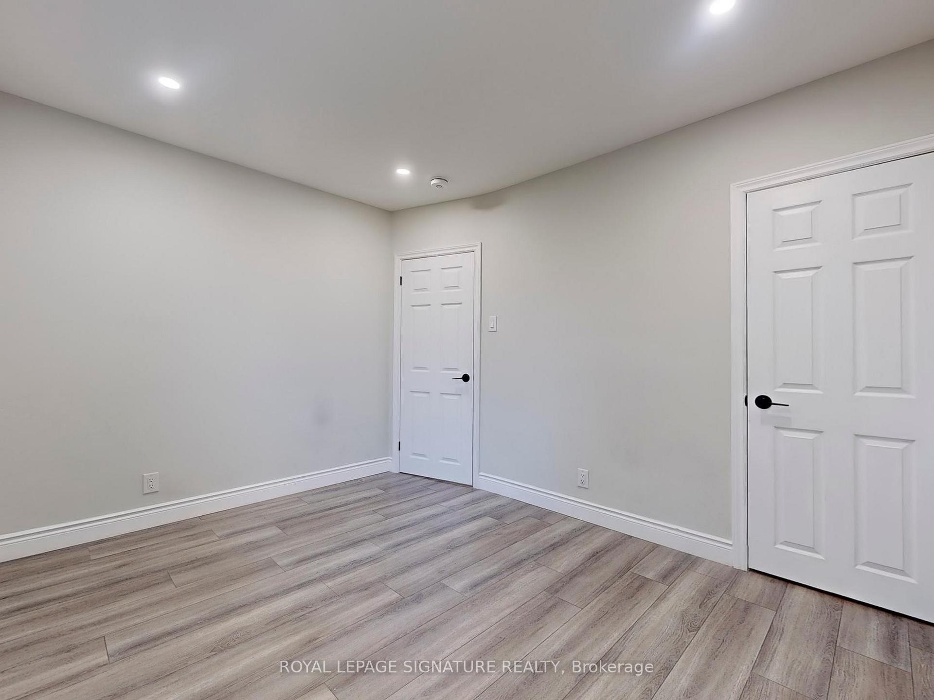 Main-10 Vesper Court, Toronto, ON - Indoor Photo Showing Other Room