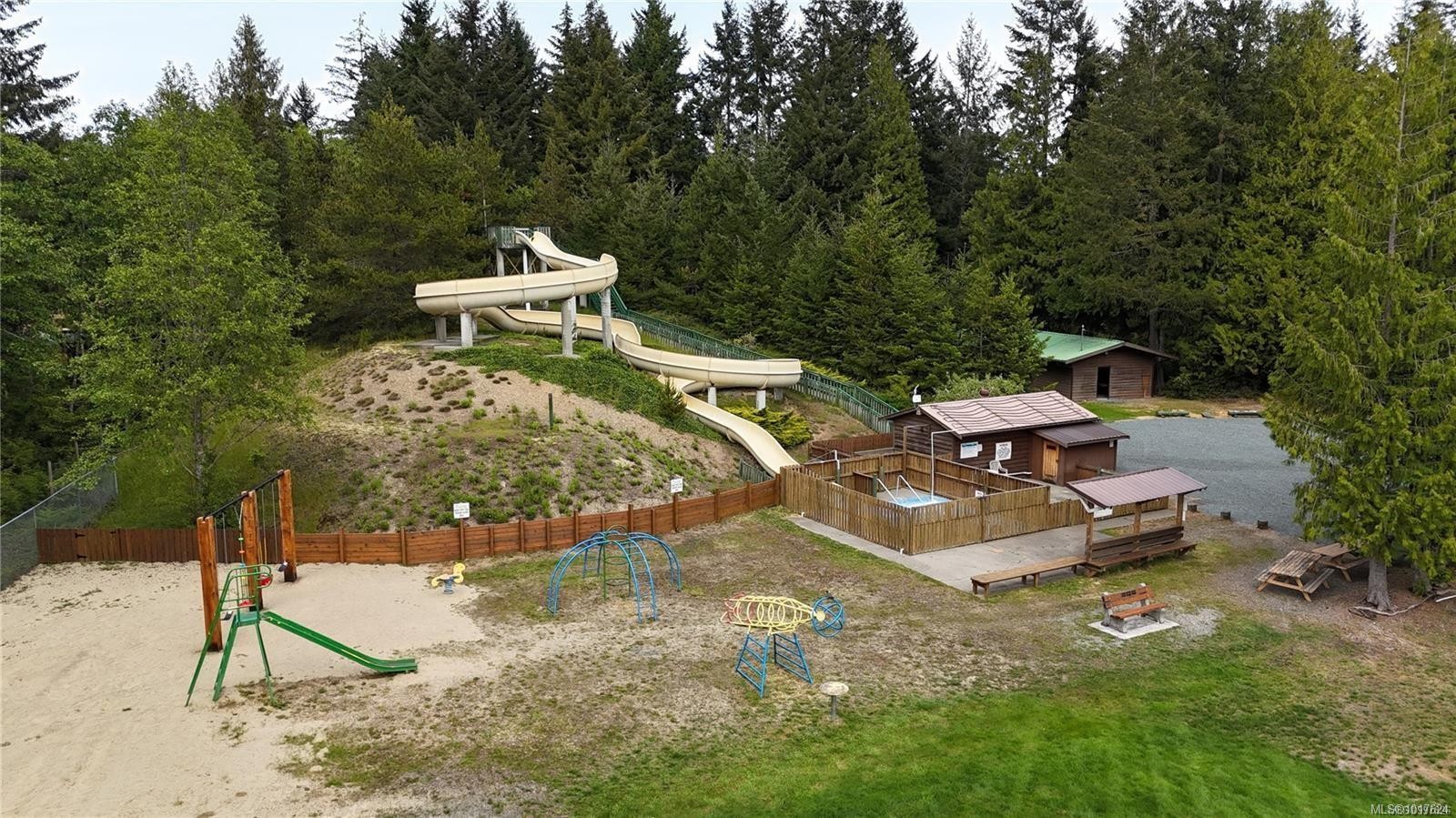 G12/13-2650 Turnbull Rd, Qualicum Beach, BC