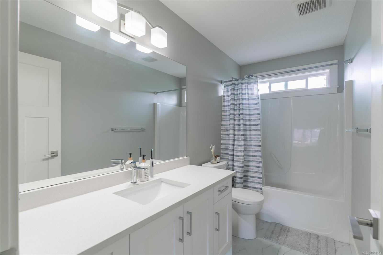 820 Brechin Rd, Nanaimo, BC