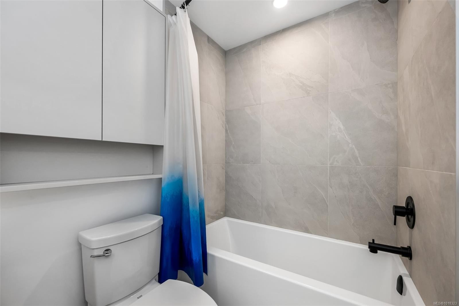 411-3564A Ryder Hesjedal Way, Colwood, BC - Indoor Photo Showing Bathroom