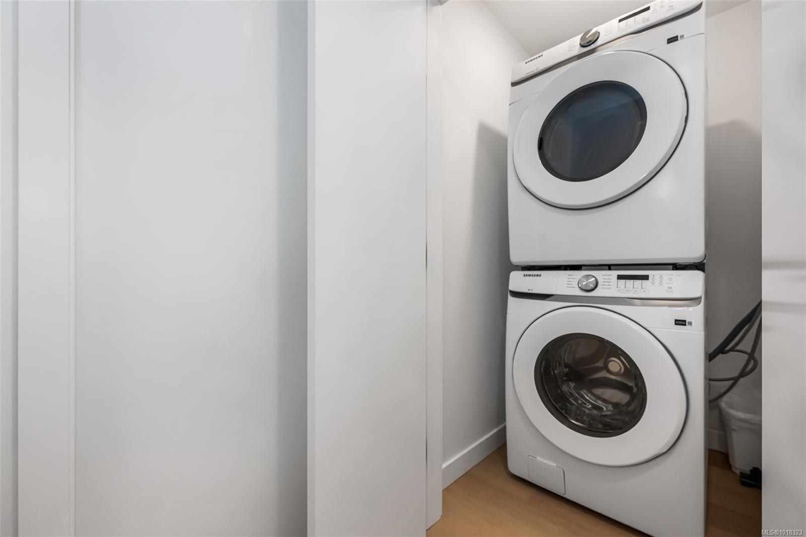 411-3564A Ryder Hesjedal Way, Colwood, BC - Indoor Photo Showing Laundry Room