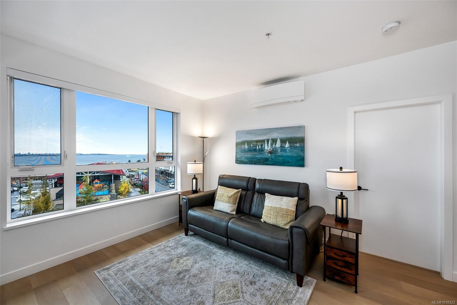 411-3564A Ryder Hesjedal Way, Colwood, BC - Indoor Photo Showing Living Room
