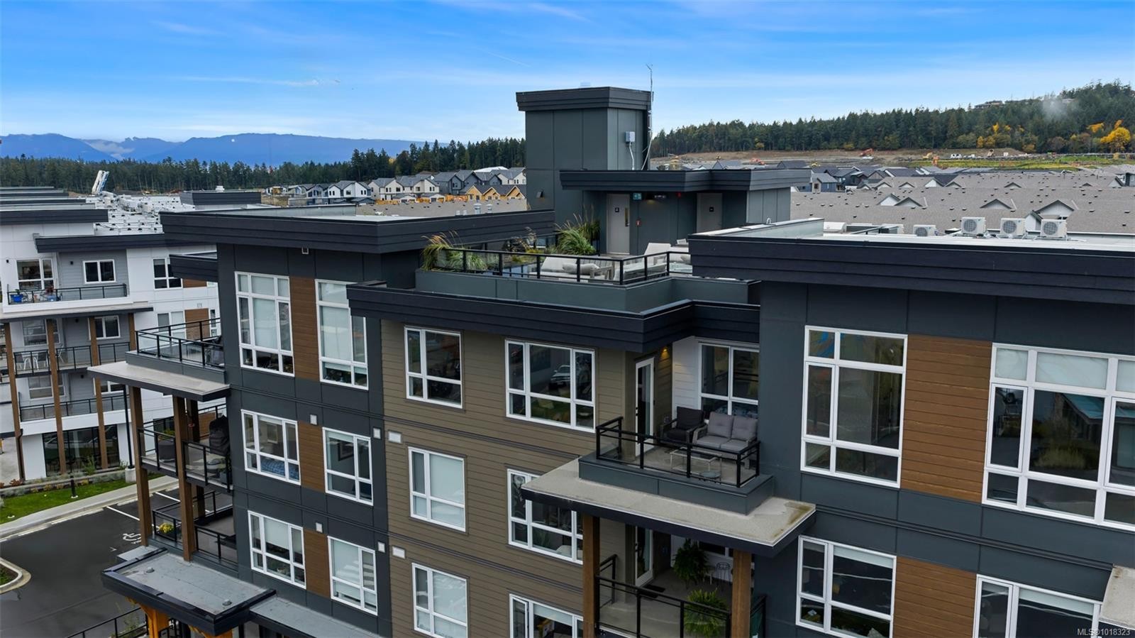 411-3564A Ryder Hesjedal Way, Colwood, BC - Outdoor